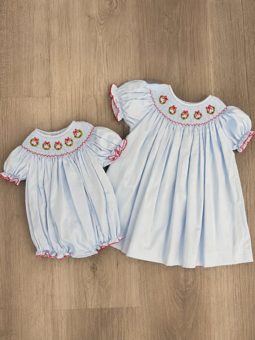 Smocked wreath bishop or bubble